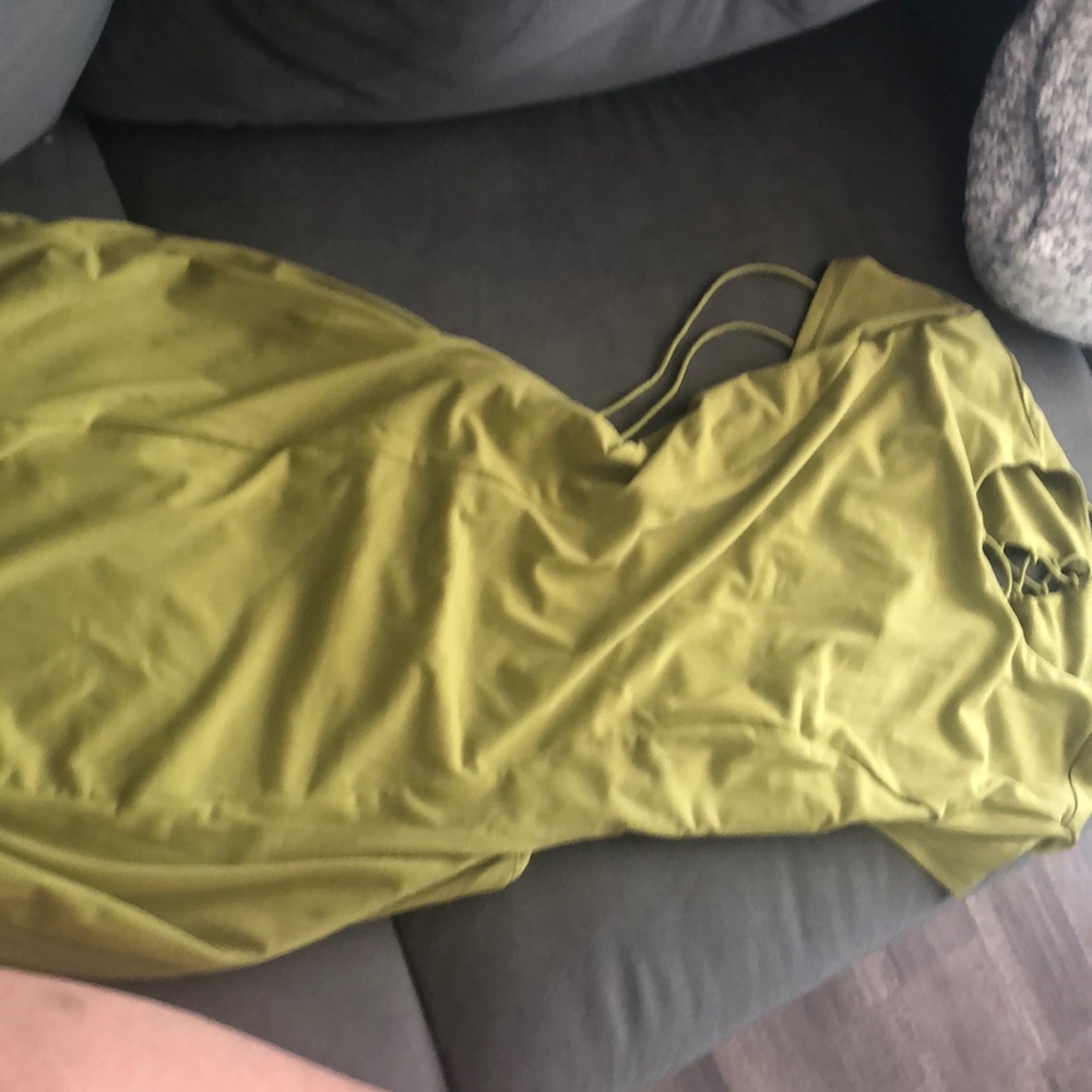 Dress - Picture 2 of 2